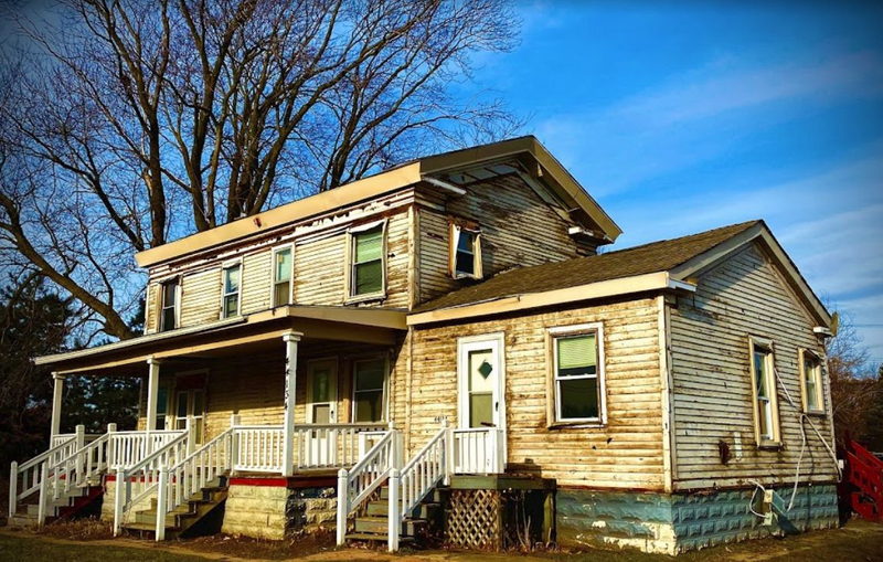 Sheldon Inn (Radar Tower) - Old Photo (newer photo)